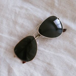 Gold Rim Aviator Sunglasses